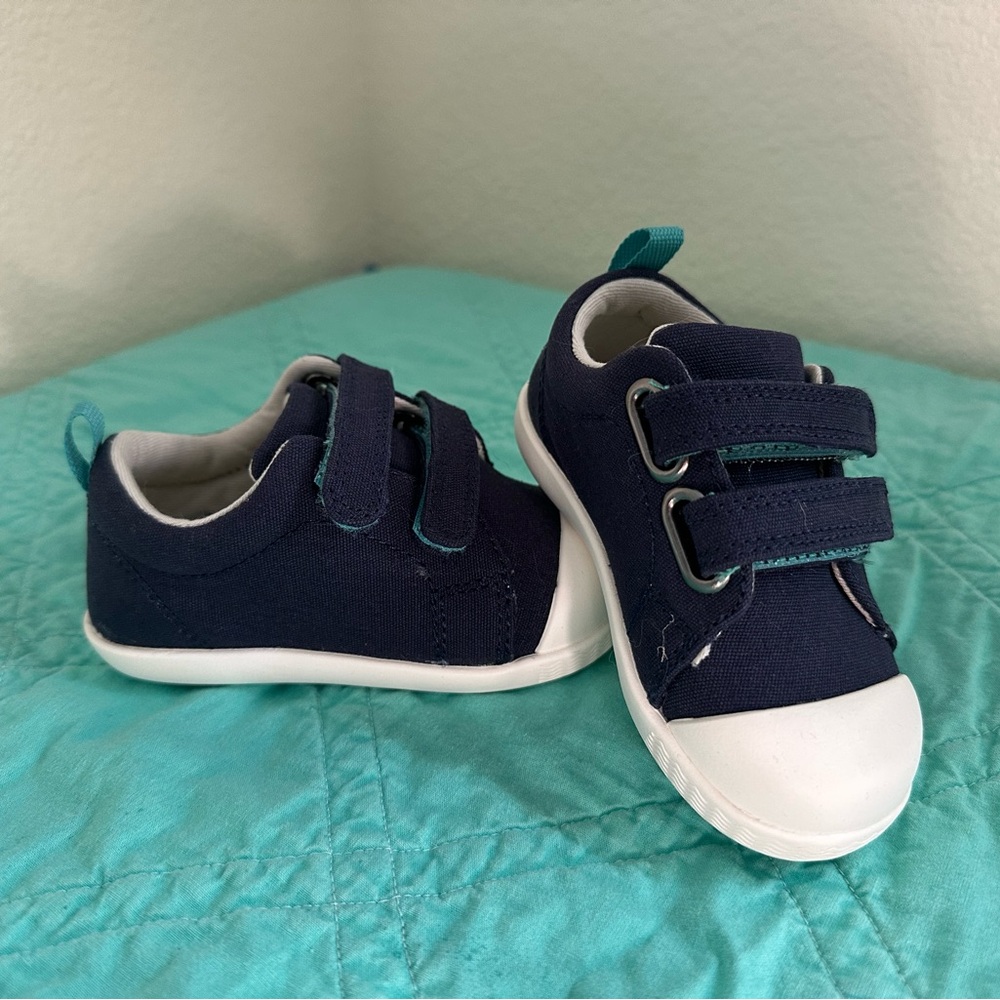 Ten Little Canvas Velcro Toddler Shoes - size 6